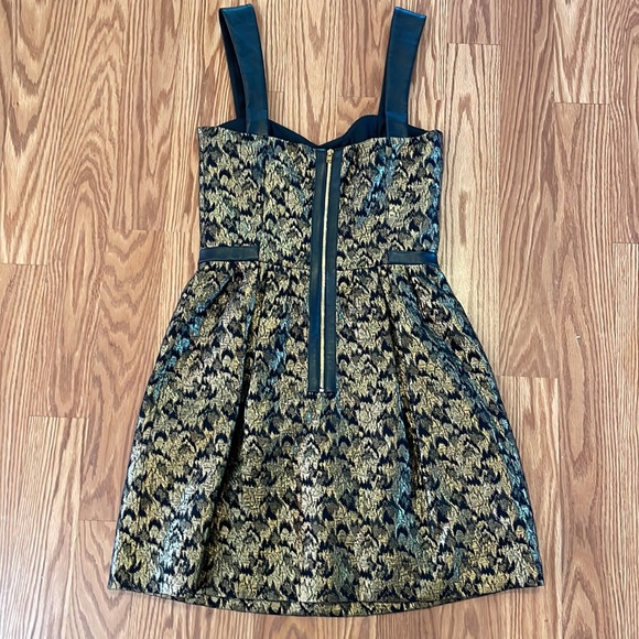 NWT Sezane Robe Simone Noir Dore Black Gold Leather Small Luxury Maximalist - Picture 6 of 16